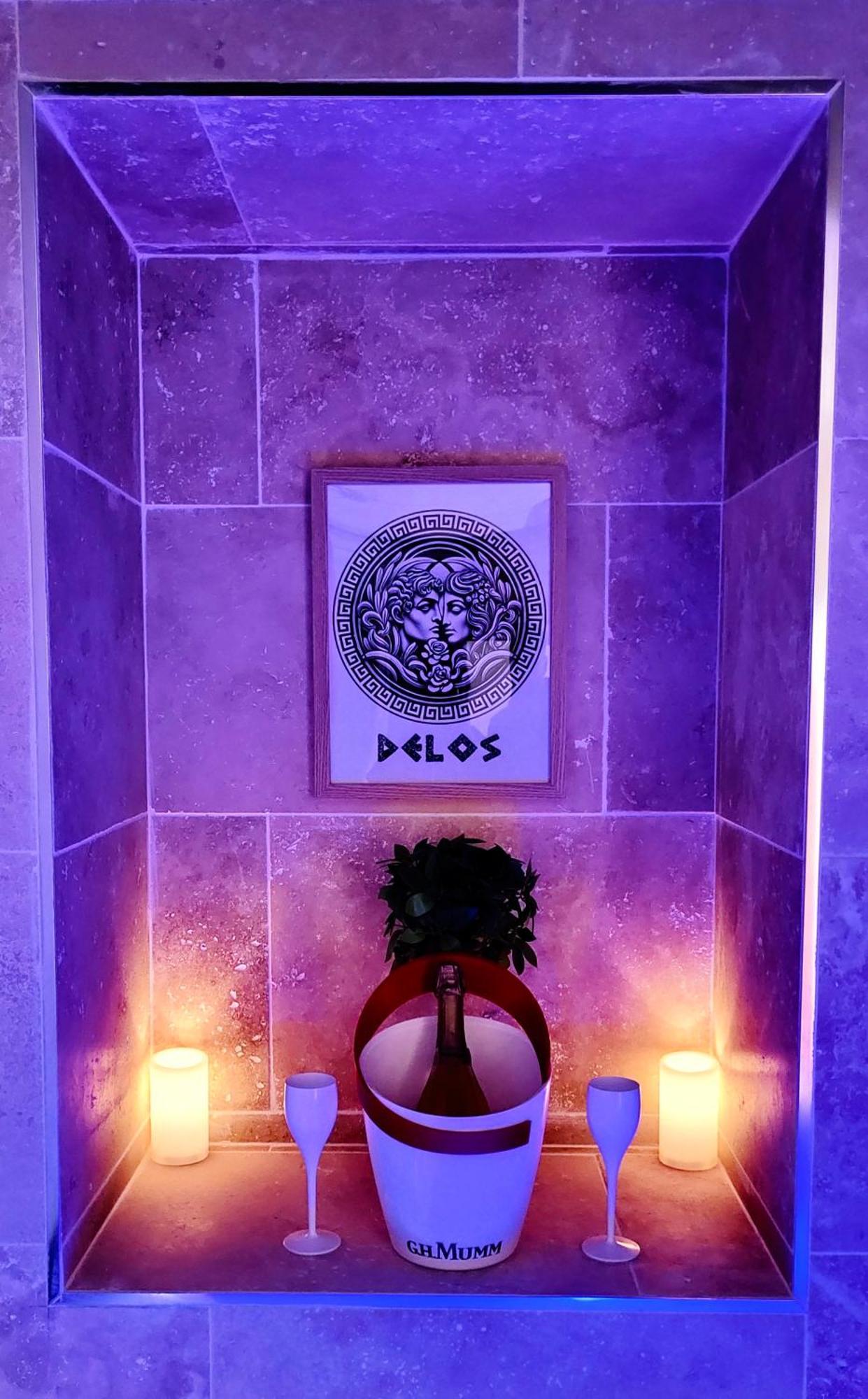 - La Suite Delos - Jacuzzi 2 Places - Centre Ville A Pied - Lit Queen Size - Parking Privee - Wifi - City Center Within Walking Distance - Quimper Eksteriør billede