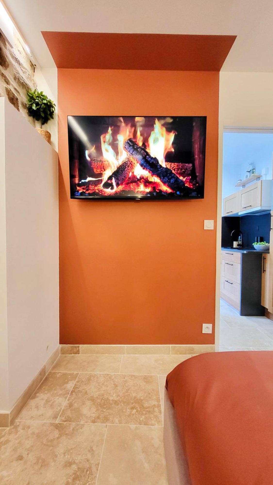 - La Suite Delos - Jacuzzi 2 Places - Centre Ville A Pied - Lit Queen Size - Parking Privee - Wifi - City Center Within Walking Distance - Quimper Eksteriør billede