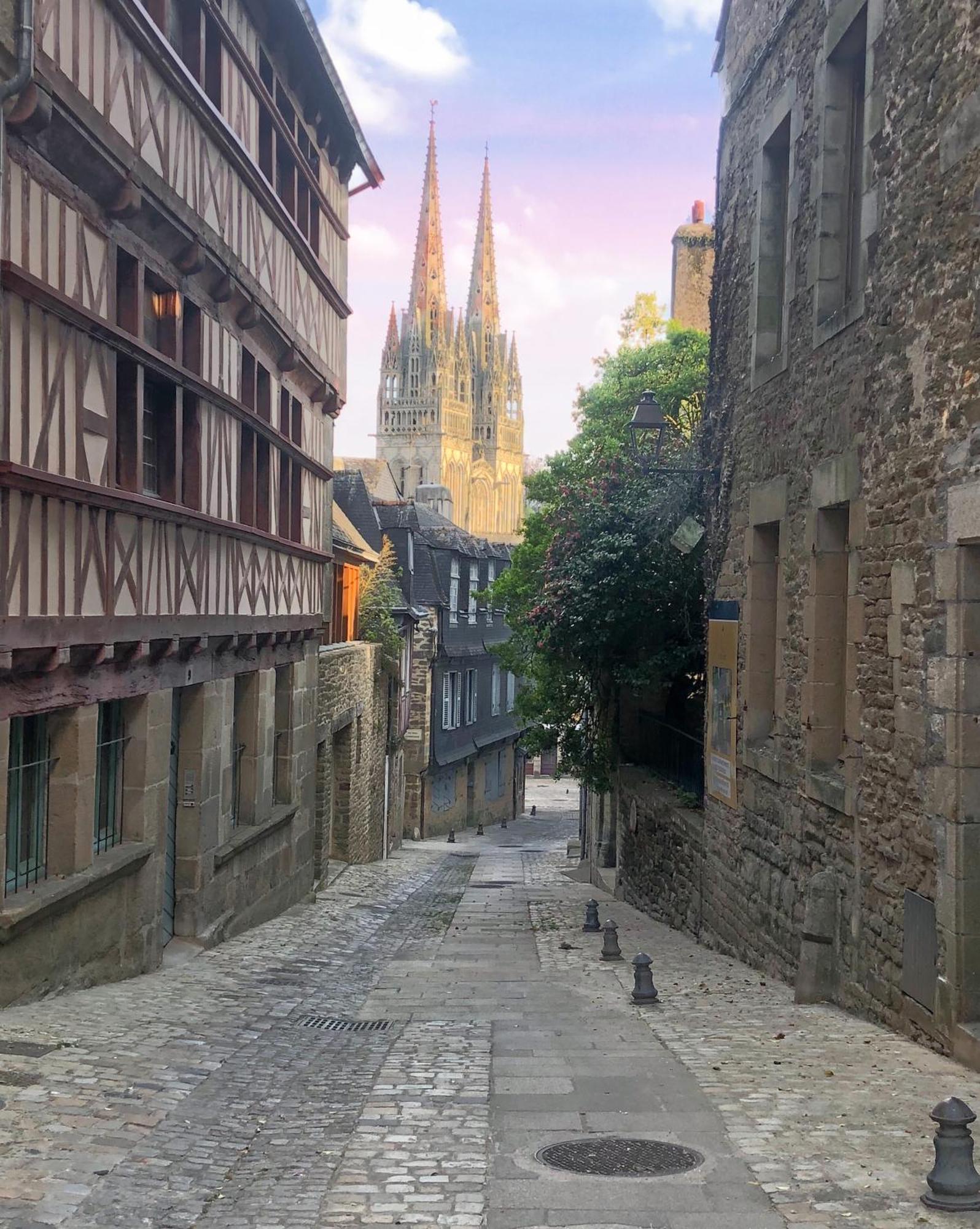 - La Suite Delos - Jacuzzi 2 Places - Centre Ville A Pied - Lit Queen Size - Parking Privee - Wifi - City Center Within Walking Distance - Quimper Eksteriør billede